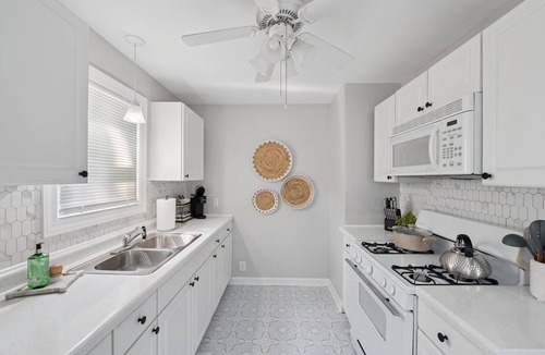 Maumee House | Adorable Maumee Ranch by River/Park-2br fast WiFi