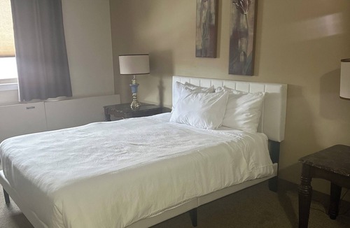 Medicine Hat Hotel | Affordable Queen Room · Clean · Comfortable · Great Stay