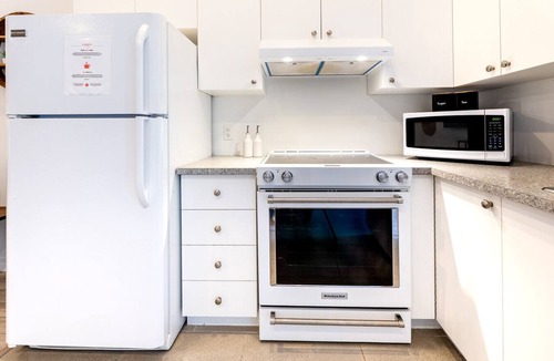 Milton Park Apartment | Africa/2Bdr/Plateau/St-Laurent/SelfCheck-In/AC/TV