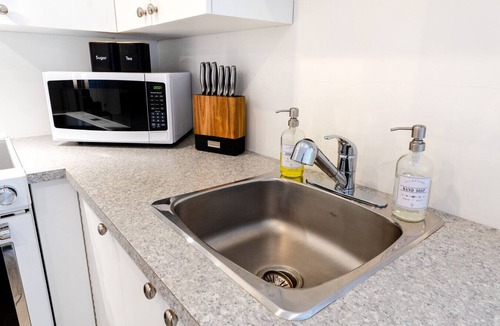 Milton Park Apartment | Africa/2Bdr/Plateau/St-Laurent/SelfCheck-In/AC/TV