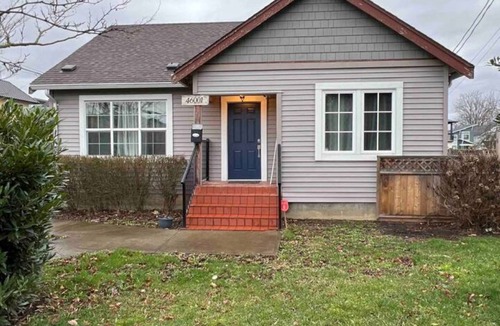 Chilliwack Proper Village West House | All New 2BR Loft! A very walkable and convenient location near downtown.