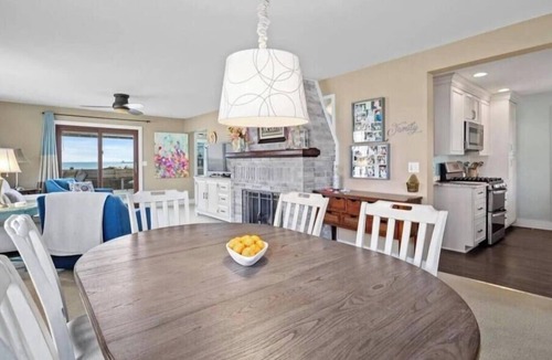 Huron House | Amazing 4 Bdrm House-Lake Views, Beach, near Cedar Point