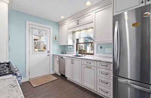 Huron House | Amazing 4 Bdrm House-Lake Views, Beach, near Cedar Point