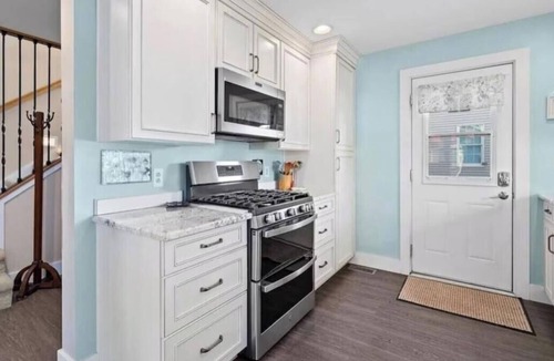 Huron House | Amazing 4 Bdrm House-Lake Views, Beach, near Cedar Point