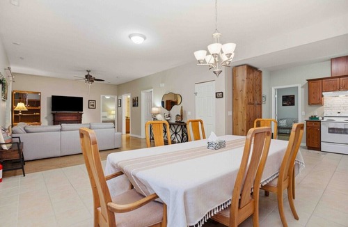 Anmore Apartment | Anmore Nature Escape: Cozy 2BR Suite near Lakes