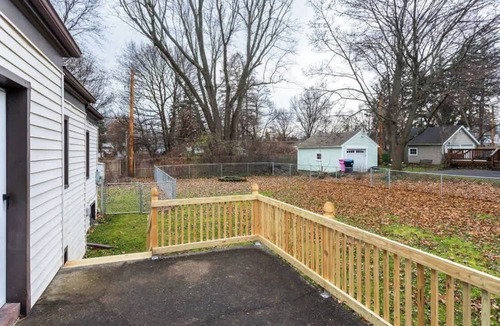 Rochester House | Astonishing Home Mins Away Airport Dwtn UofR andRIT
