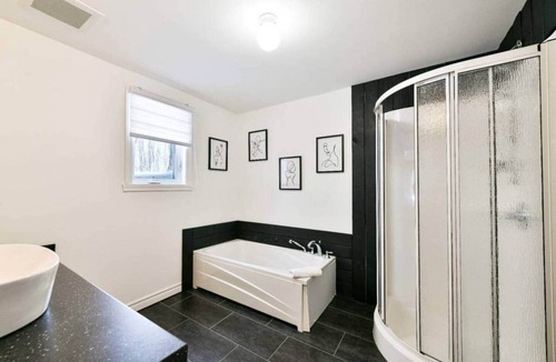 Val-Racine Apartment | Astro 2 – Suite with Two Queen Beds Near Mont-Mégantic