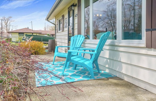 Harwich Cottage | "At the Eau" - Charming 2 Bedroom Cottage!