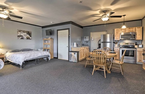 Auburn Apartment | Auburn Studio w/ Yard & Fire Pit ~ 5 Mi to Lakes!