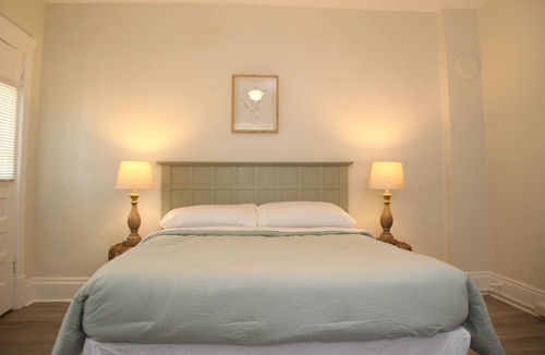 Lakewood Apartment | Awesome1-bed apartment in the heart of Lakewood