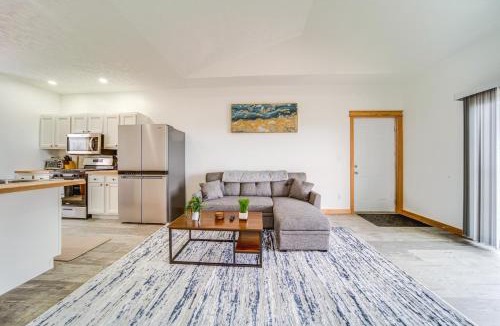 Erie House | Balcony+ Golf Course View: Quiet Erie Getaway