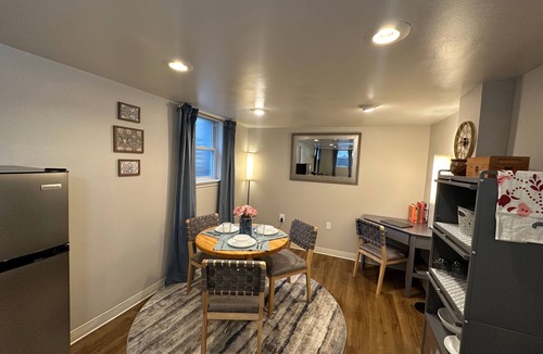 Ballston Apartment | Ballston Studio: 4 block metro walk - free parking