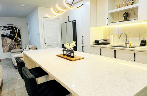 Saint-Hubert House | Baraqah Residence Gorgeous 5BD+2Prk Home 15min-MTL