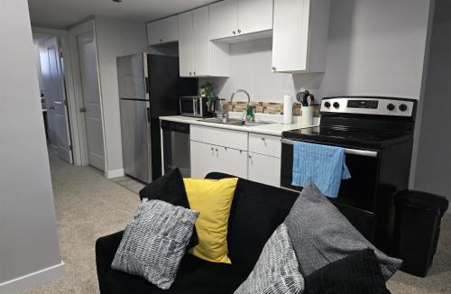 Brooklands Apartment | Basement suite in Winnipeg