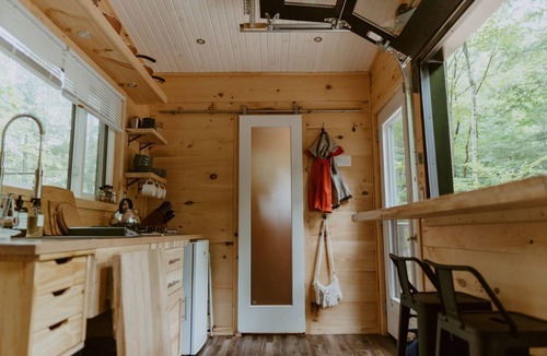 Dysart et al Cabin | Baylight Cabin | Gorgeous Cabin on Private Lake