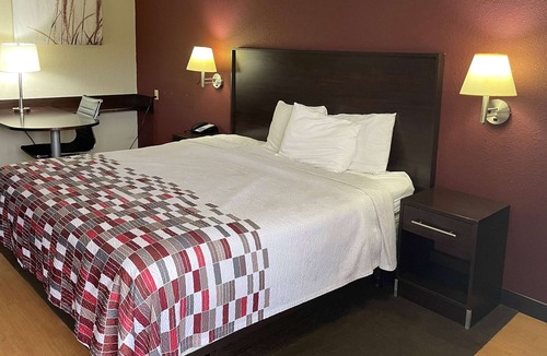 Holland Hotel | Baymont By Wyndham Holland/Toledo