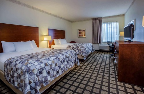 Mackinaw City Hotel | Baymont by Wyndham Mackinaw City