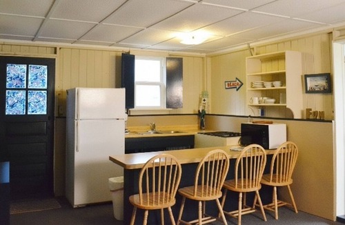 Marblehead Cottage | Beach Breeze 2BR Cottage #5 at South Beach Resort — Private Beach, Marina, Pool