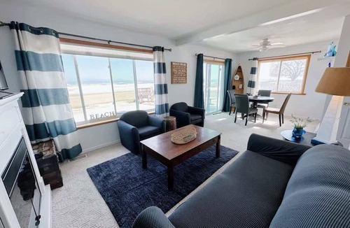 Oscoda House | Beach Club of Oscoda - All 4 Beachfront Cottages
