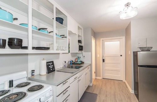 Fairport Harbor Apartment | Beach View Suite #8