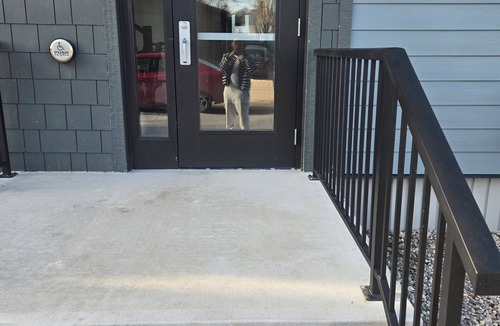 Gimli Apartment | Beachfront Escape Steps from Gimli Shoreline with Many Eateries on 1at Avenue