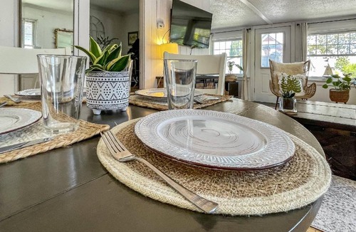 Pine Orchard House | Beachside in Branford