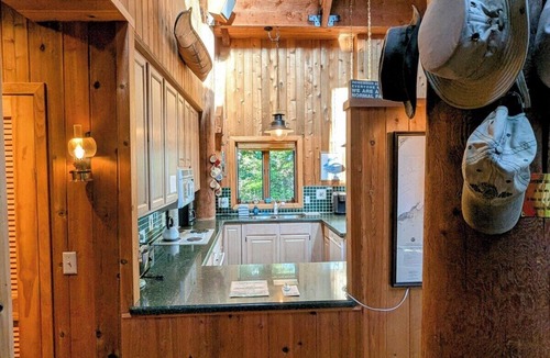 La Pointe House | Bean Ravine - Unique Cabin overlooking Lake Superi