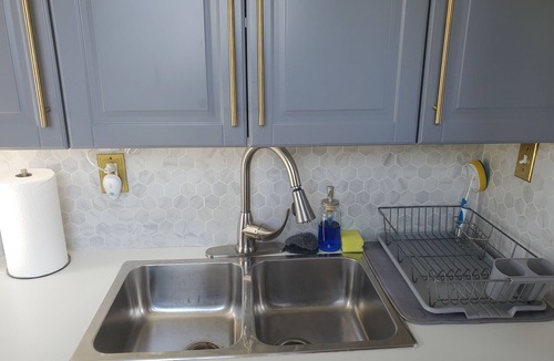 Clinton Hill Apartment | Beautiful 2-bdrm apartment in lovely Bklyn- Clinton Hills with WiFi, util. incl.