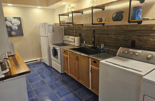 Sandusky Apartment | Beautiful 2 bedroom first floor apartment in downtown Sandusky