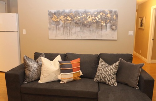 West Edmonton Apartment | Beautiful 3BR, 4Beds Ravine Suite In Donsdale Near Henday, WEM, More Parking!