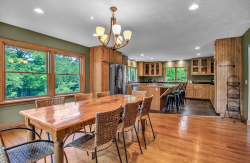 Salamanca House | Beautiful 6 bedroom Ellicottville Chalet
