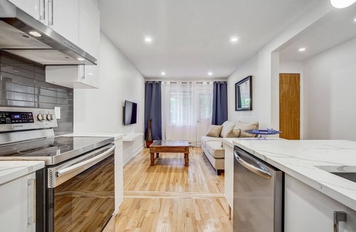 Hochelaga-Maisonneuve Apartment | Beautiful apartment. Very safe neighborhood. Close to public transportation and amenities.