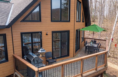 Lake of Bays Cottage | Beautiful Comfortable Modern Home on a Quiet Lake surrounded by wilderness.