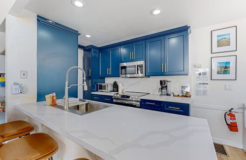 Kings Beach Condo | Beautiful condo with modern appliances, two decks, and shared pool