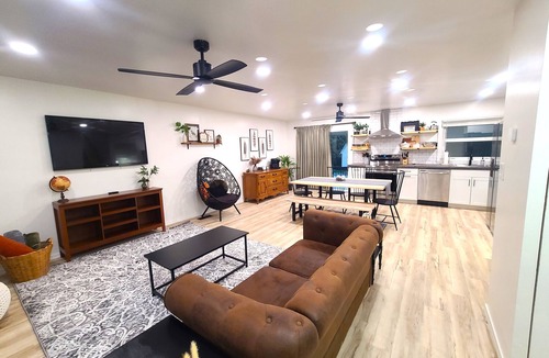 Oberlin House | Beautiful, Cozy, and Spacious home- 3 mins from downtown
