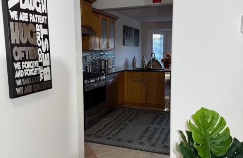 Calgary House | Beautiful & Luxurious 3 Bedroom Home Near All Amenities!
