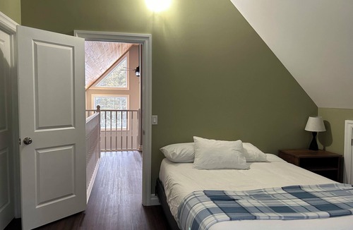 Tobermory Cottage | Beautiful private 3 bedroom cottage located in Tobermory.