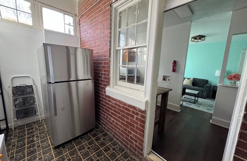 Anacostia Apartment | Beautiful Spacious Apartment 5 Beds with Easy Parking