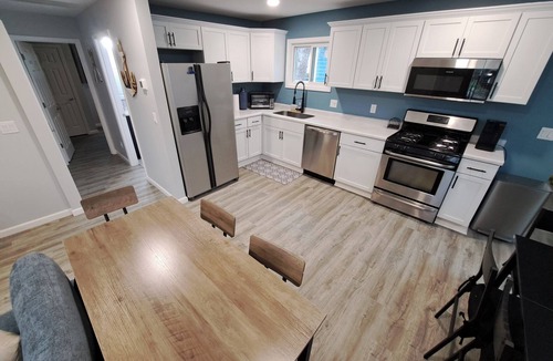 Bay View House | Beautifully remodeled house that sleeps 10 by Lake Erie Fun.