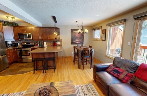 East Kootenay House | Beautifully Renovated and decorated.