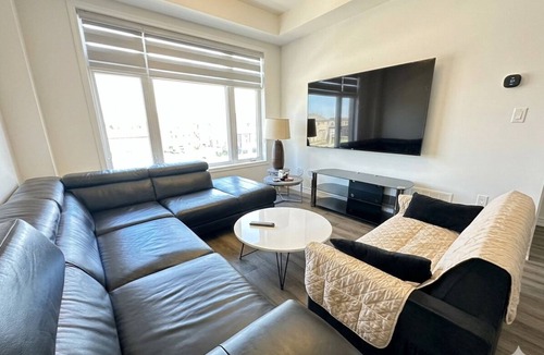 Brampton House | Bedroom (Queen bed) within shared space