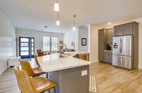 Bellaire Cottage | Bellaire Escape: Ski Schuss Mtn, Walk to Shorts!