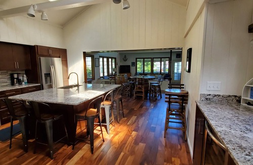 Put-in-Bay House | Best Downtown Location- Large, Beautiful!- The Queen Elizabeth House