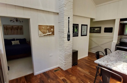 Put-in-Bay House | Best Downtown Location- Large, Beautiful!- The Queen Elizabeth House
