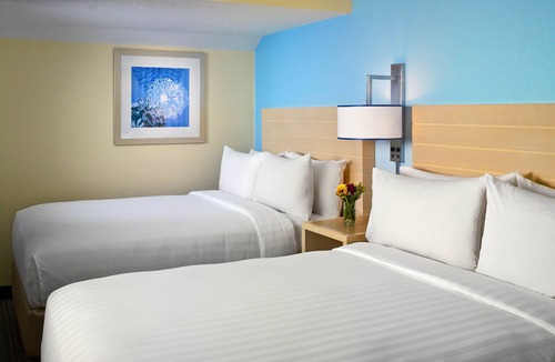 Westlake Hotel | Best Place To Stay in Westlake! 4 Relaxing Units, and Parking