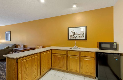 Bowling Green Hotel | Best Western Falcon Plaza - Bowling Green
