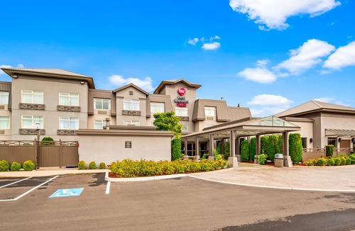 Pitt Meadows Hotel | Best Western Plus Pitt Meadows Inn & Suites