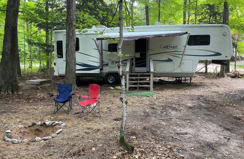 Beulah House | Betsie - Excellent 35Ft RV Camper in the Woods Fire Pit & Hot Tub Access