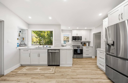 Sarnia House | Between Lake & Sky - Lakefront on Lake Huron