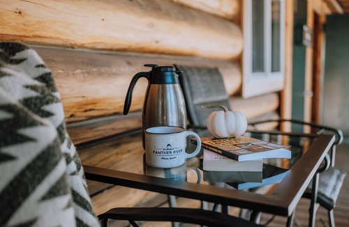 Red Deer River Crossing Cabin | Birch Cabin: Mountain Escape | Sleeps 4 | No Cleaning Fees | Private Bathroom